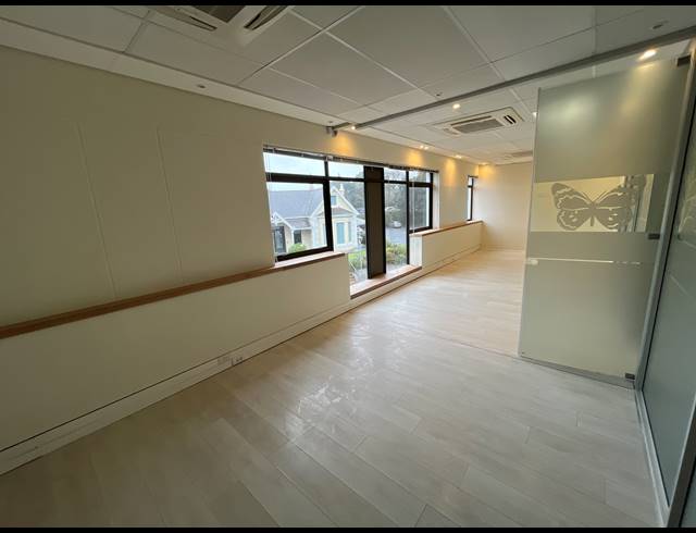 415.30M² OFFICE TO LET IN NEWLANDS